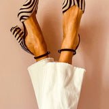 Zebrina - Sandálias com salto médio e padrão de zebra