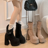 Amália - Botas de estilo urbano com personalidade e confiança