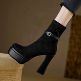Janete - Botas de plataforma de luxo com conforto e estilo em cada passo