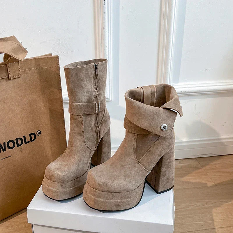 Amália - Botas de estilo urbano com personalidade e confiança